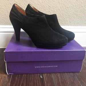 NIB Clarks Wessex Azure Ankle Booties, sz 9.5M